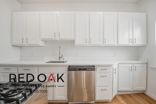 Building Photo - 1818 Whitley Ave