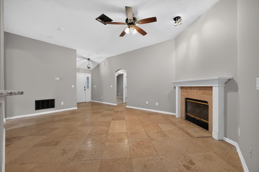Building Photo - 863 Timberjack Ct