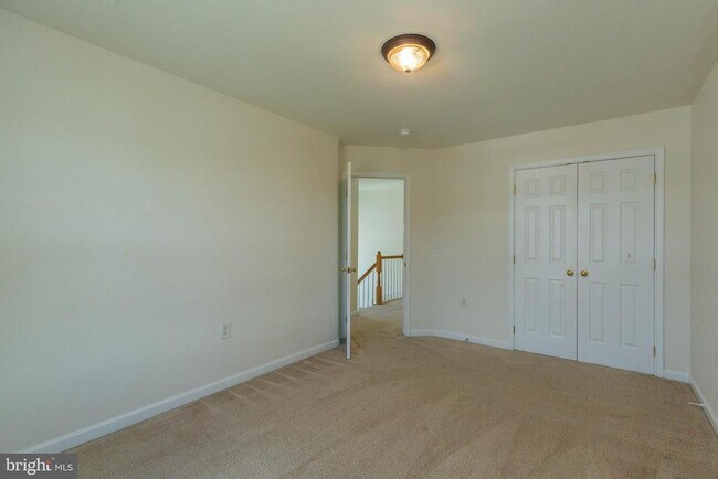 Building Photo - 59 Stork Ln