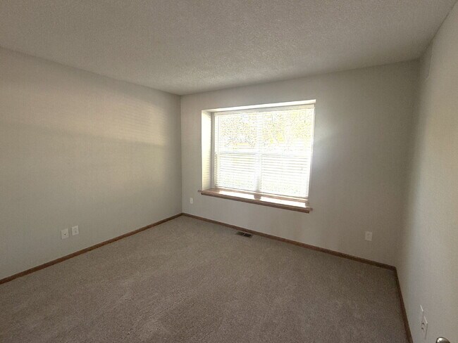 Building Photo - Wonderful 2 Bedroom and Loft on Large Lot and Backs to Open Space!
