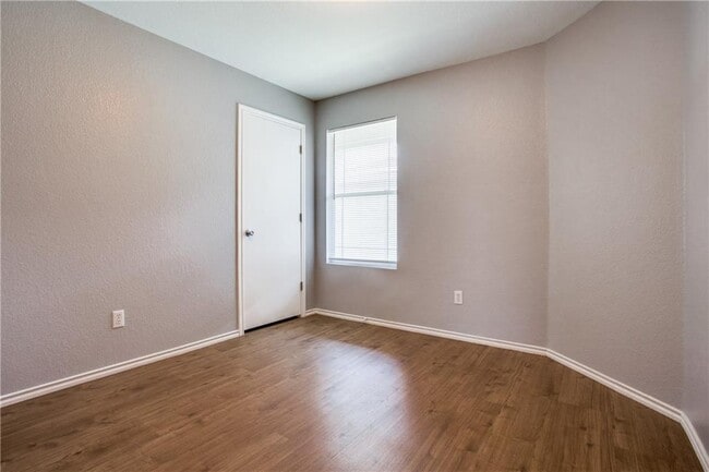 Building Photo - 3013 Caleb Dr