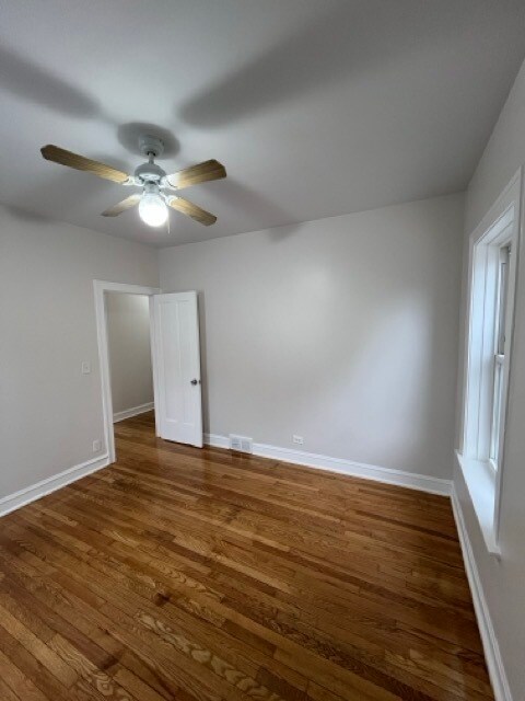 Building Photo - 4954 W Dickens Ave