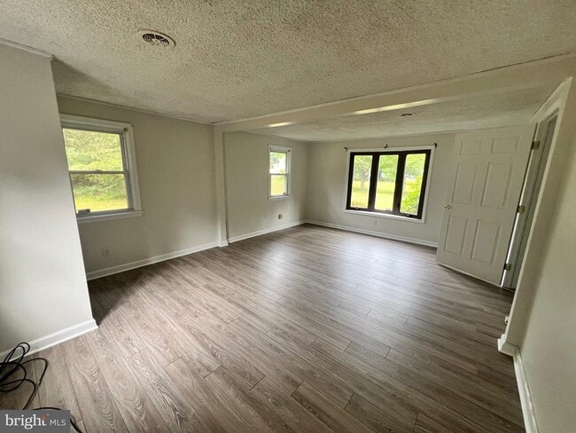 Building Photo - 465 W Elmer Rd