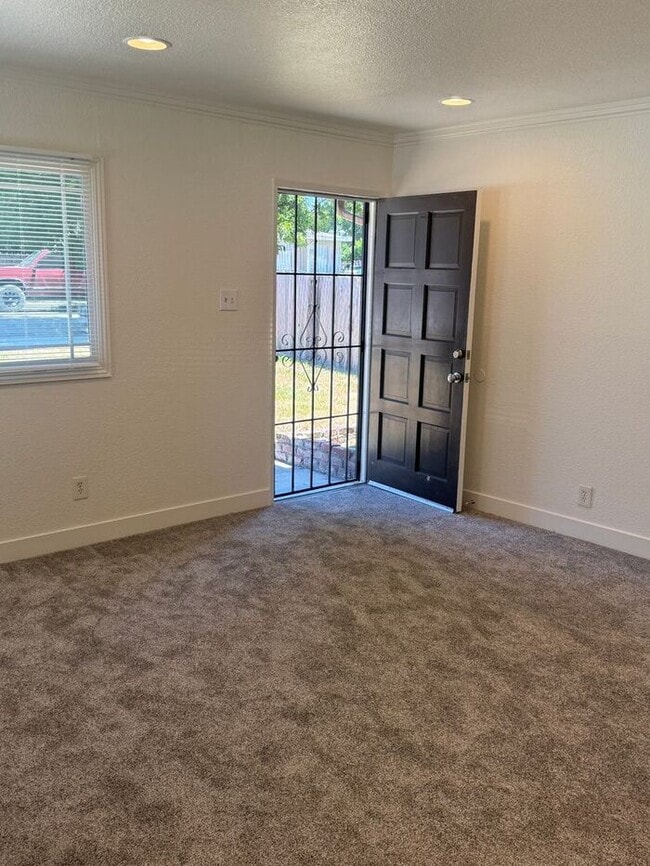 Building Photo - Fully Remodeled 3 Bed / 2.5 Bath Home in Hayward's Cherryland Neighborhood