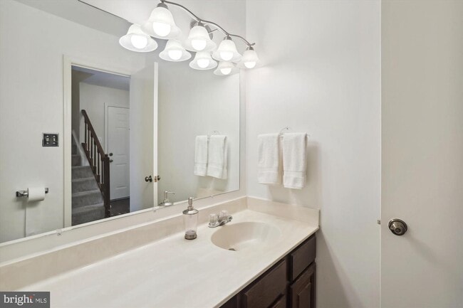 Building Photo - 7561 Heatherton Ln