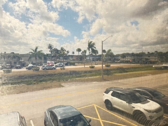 Building Photo - 323 Tuscany F