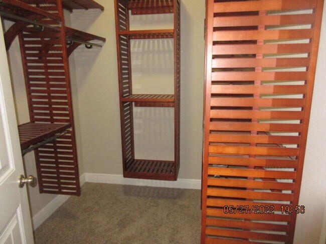 Building Photo - Beautiful 4 Bedroom in Navarre!