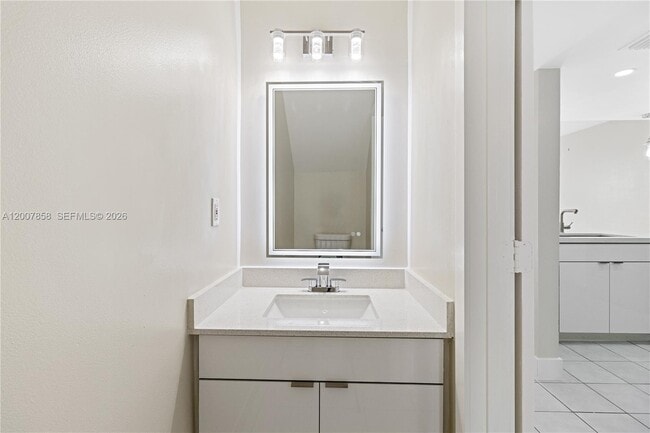 Building Photo - 9187 Fontainebleau Blvd