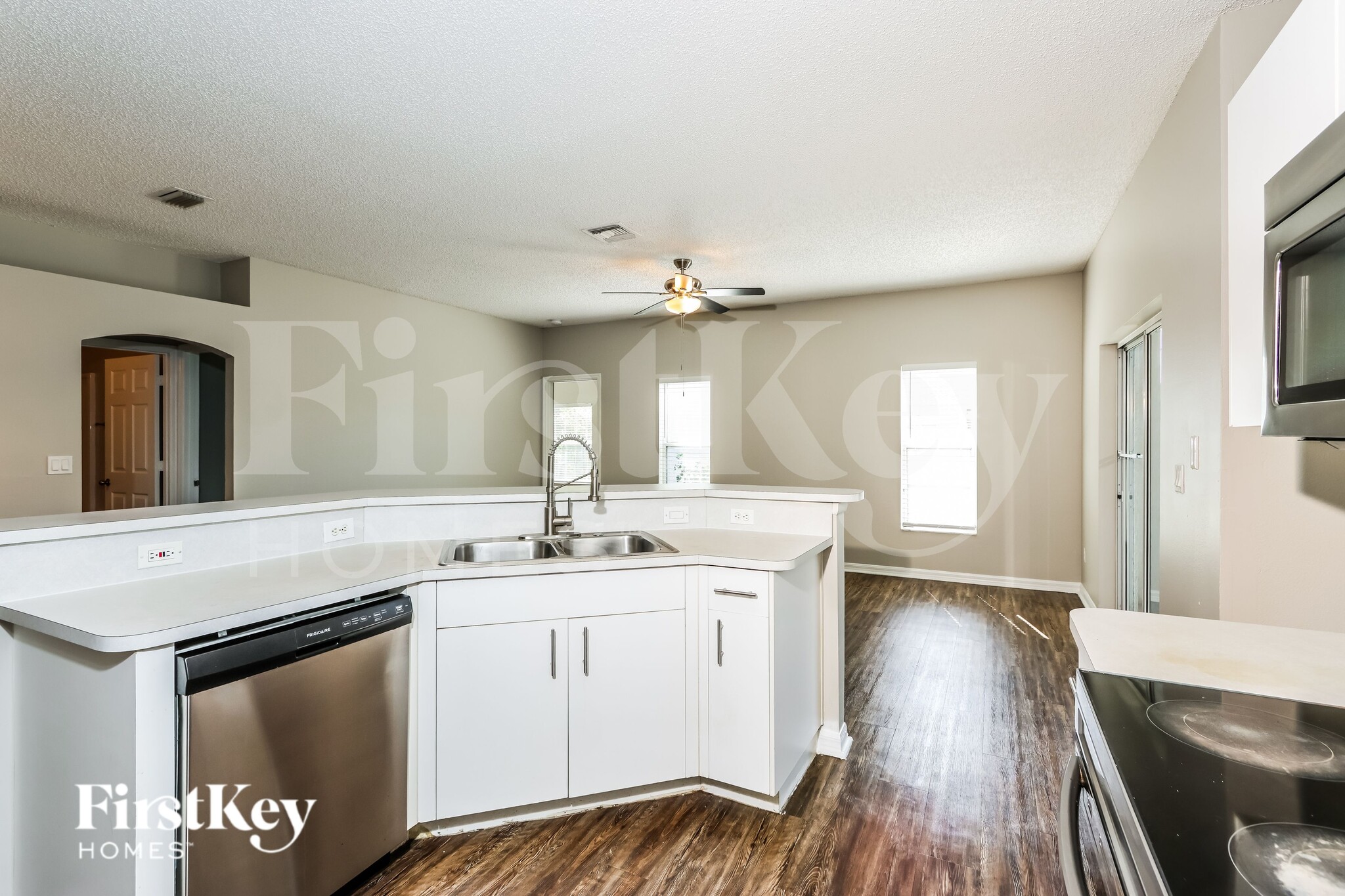 Building Photo - 2242 Mantilla Ave SE