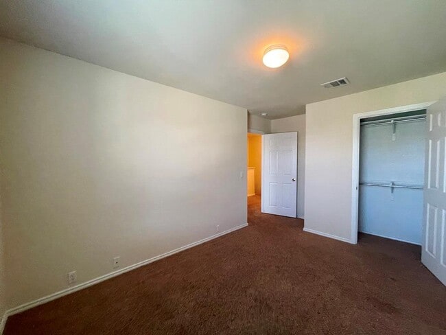 Building Photo - 251 Utterback