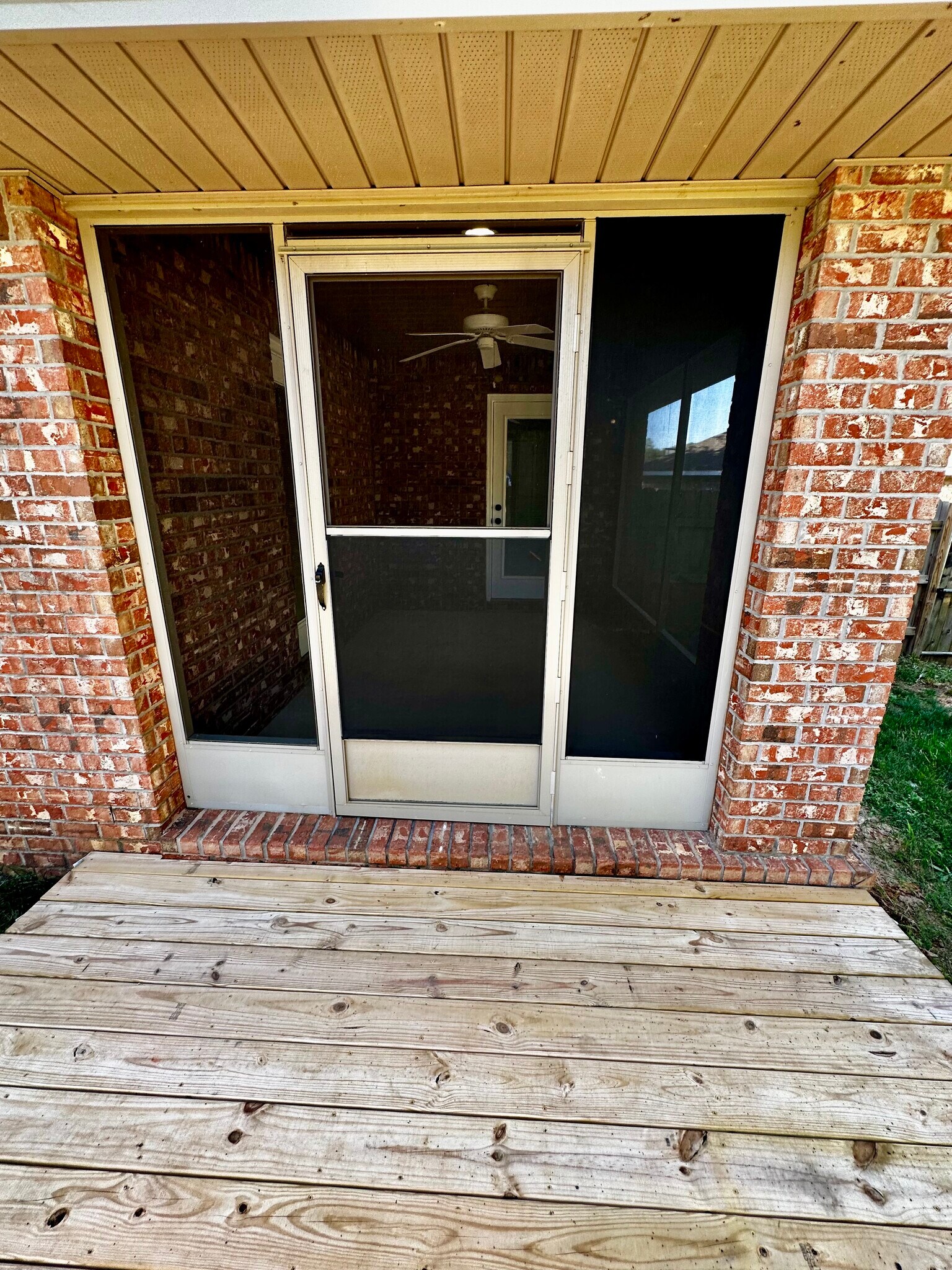 Building Photo - 8022 Brookside Ln