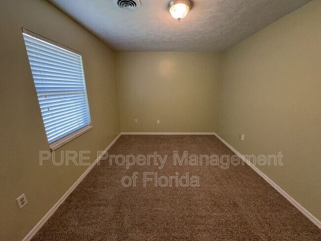 Building Photo - 9 Banyan Course Run