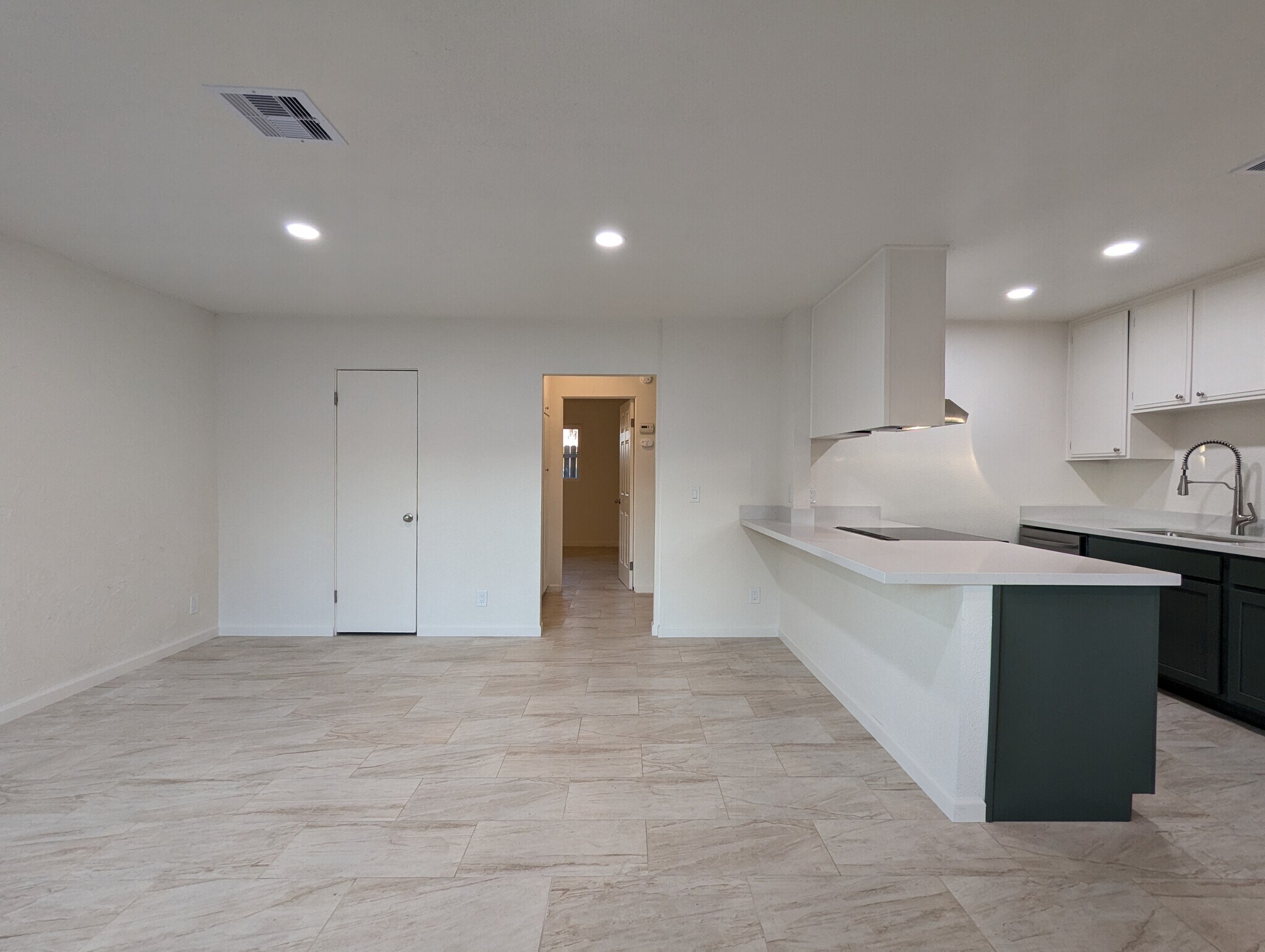 Building Photo - 73443 Catalina Way
