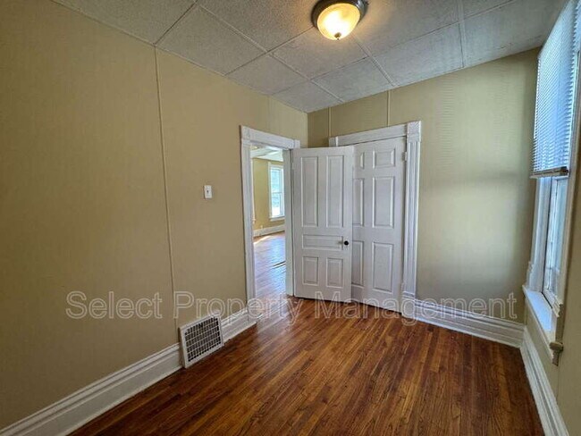 Building Photo - 3201 Dinnen Ave