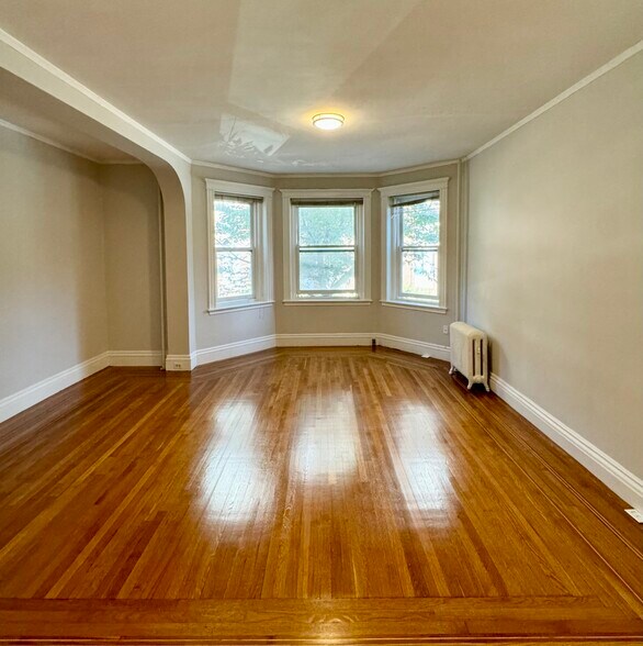 Primary Photo - 33 Stearns Rd