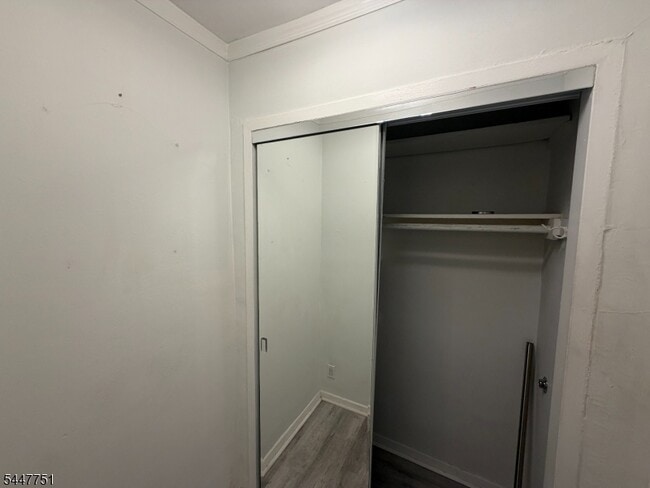 Building Photo - 285 Aycrigg Ave