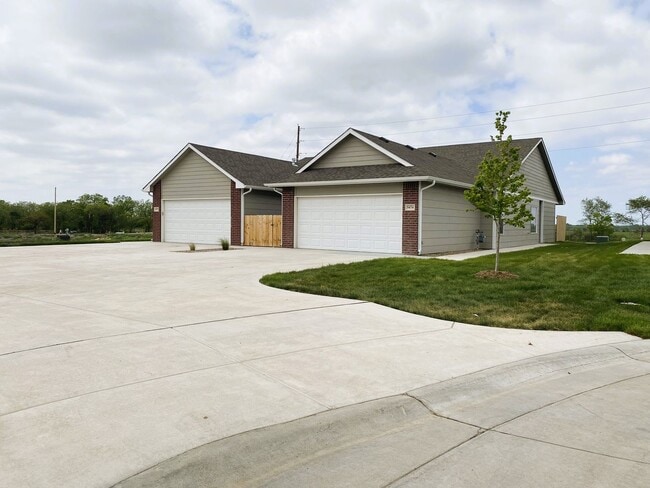 Primary Photo - 5474 N Colburn Ct