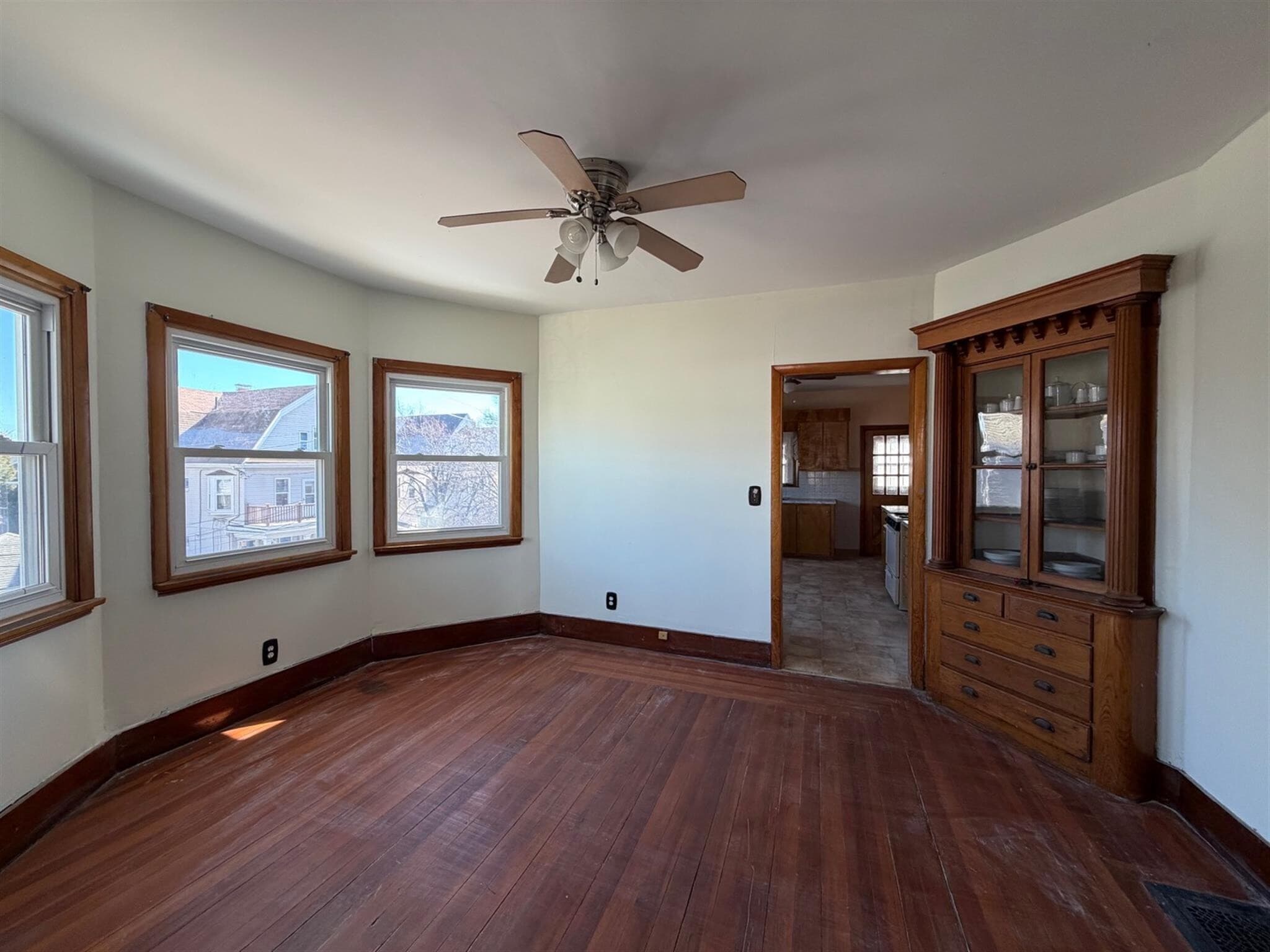 Building Photo - 1040 Broadway