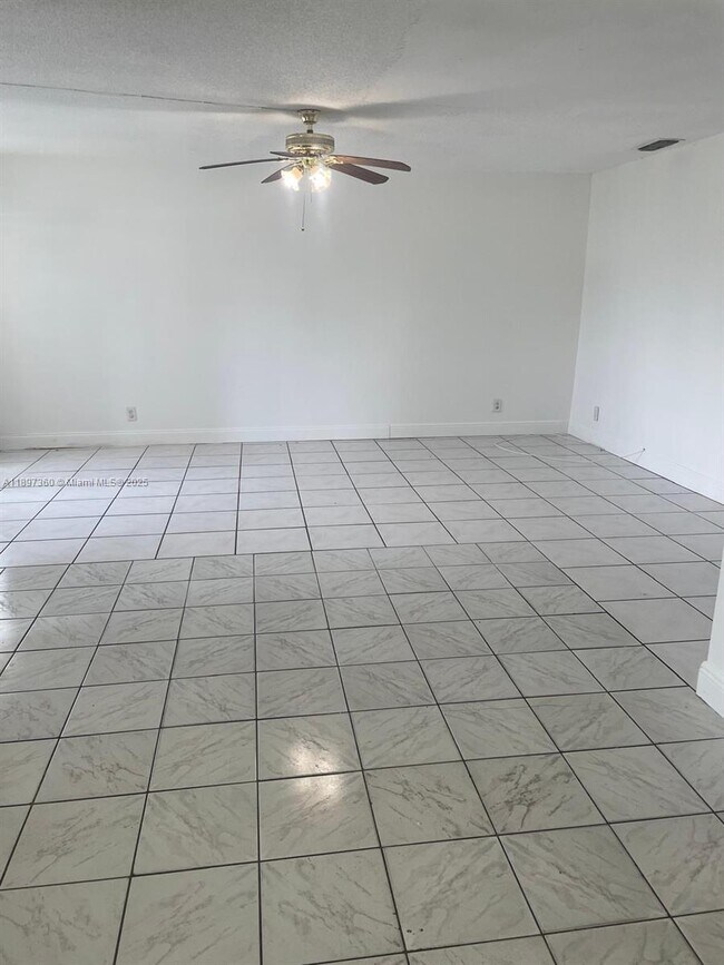Building Photo - 810 SW 73rd Ave