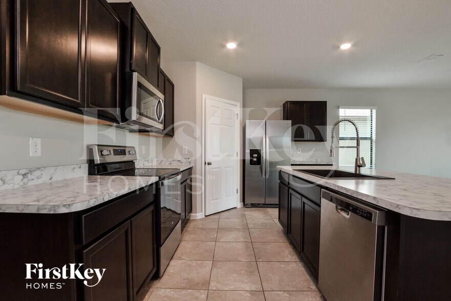 Building Photo - 3738 Loggerhead Ln