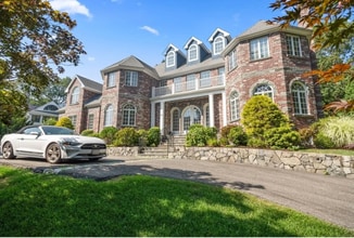 Building Photo - Entire house!!!! Luxury!!! Available September