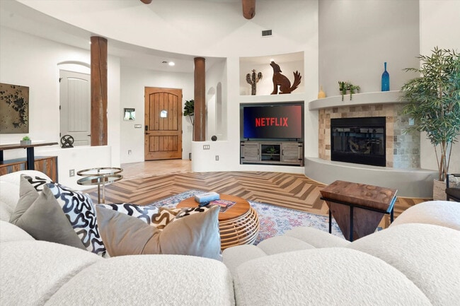 Building Photo - 6708 E Calle de Las Estrellas Rd