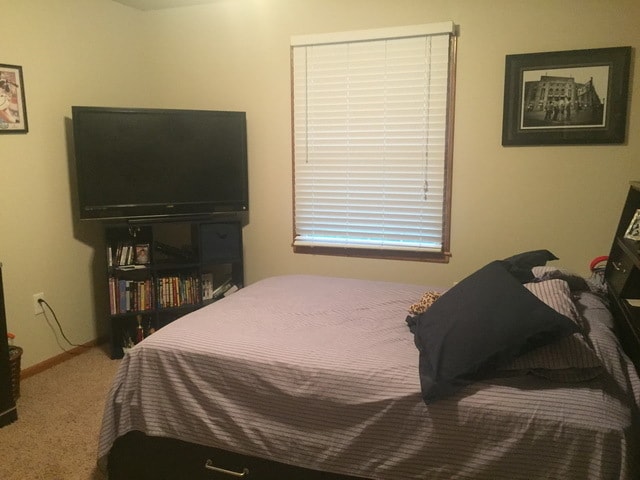 Building Photo - 3 bed 2 bath off Scenic Drive - AVAILABLE ...