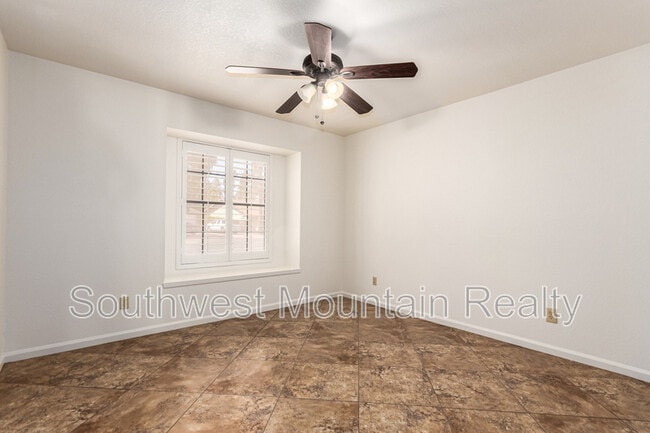 Building Photo - 2020 W Natal Cir