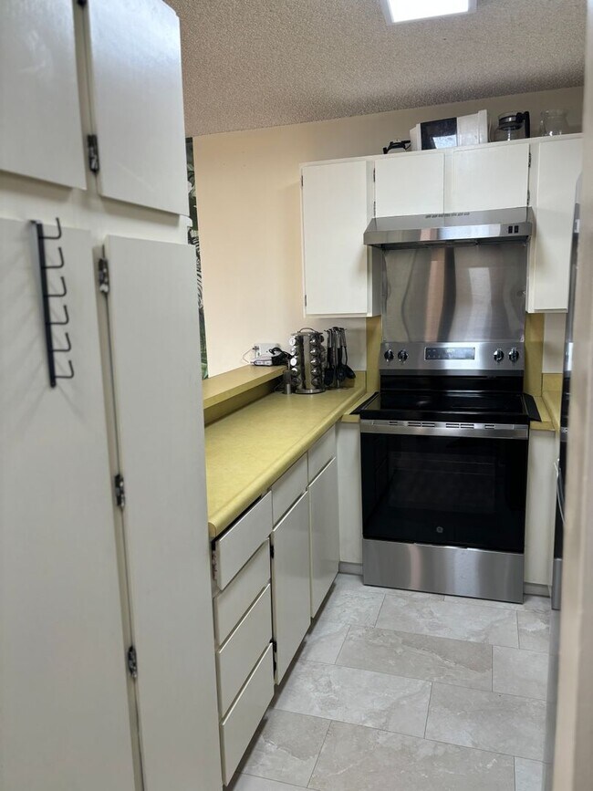 Building Photo - Available May 1, 2026 | Furnished 1 Bedroom, 1 bathroom and 1 assigned parking