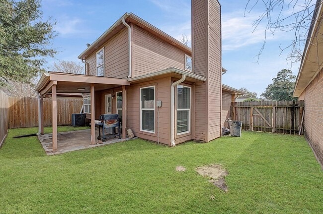 Building Photo - 8334 Country View Dr