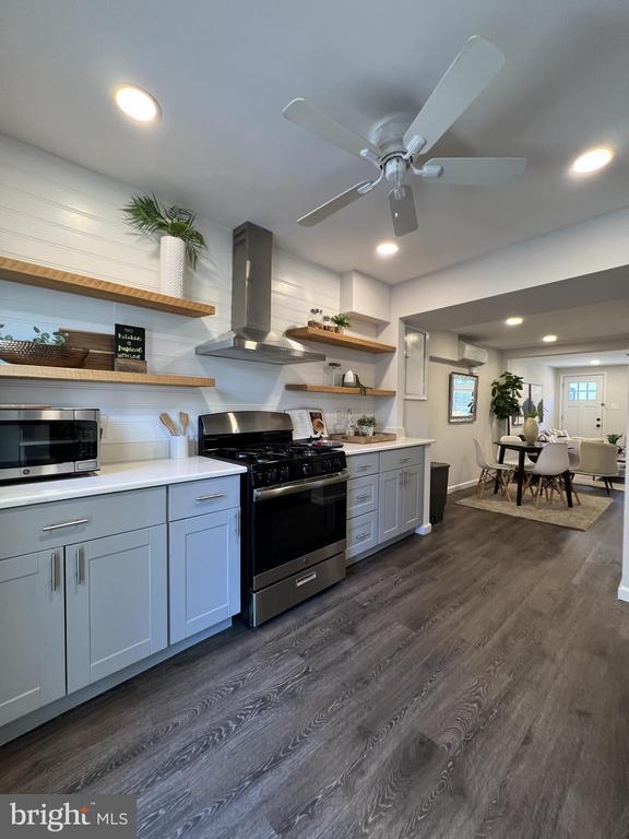 Building Photo - 324 S Castle St