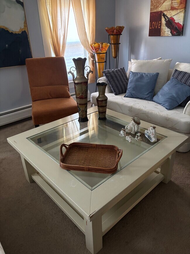 Building Photo - 285 Main St