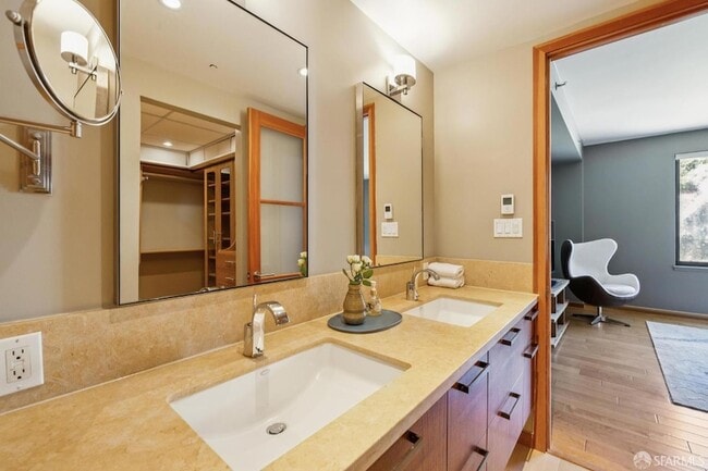 Building Photo - 101 Lombard St