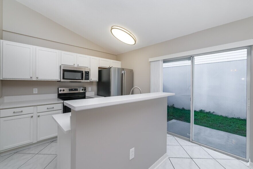 Building Photo - 10418 River Bream Dr