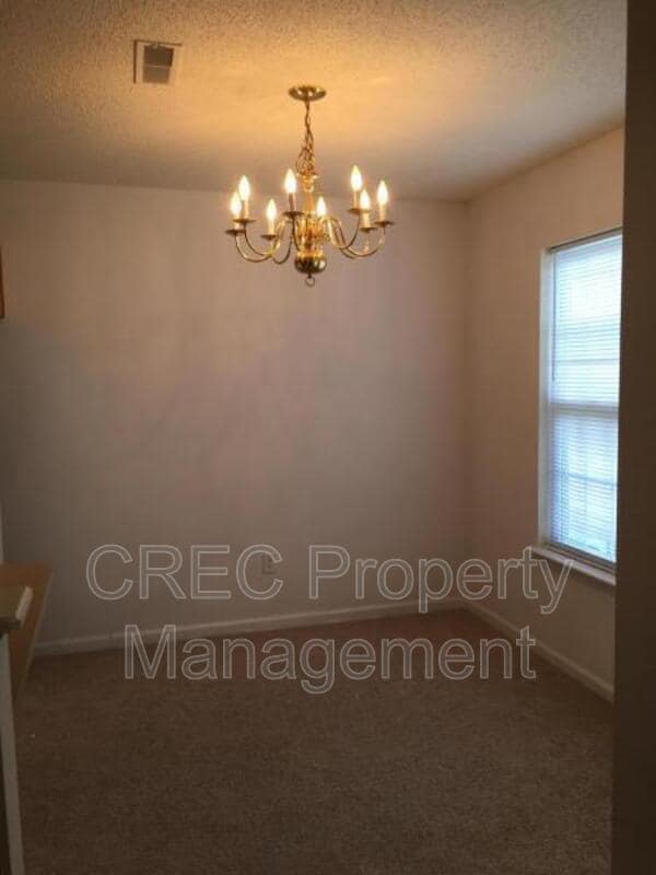 Building Photo - 146 Darcy Ave