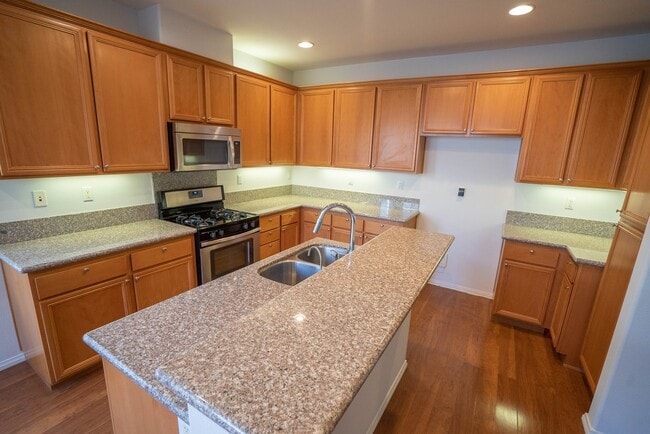 Building Photo - COMING SOON! Andorra at Creekside 3 Bedroom Home for Rent in Valencia!