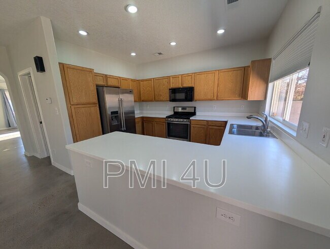 Building Photo - 7105 Casa Elena Dr NE