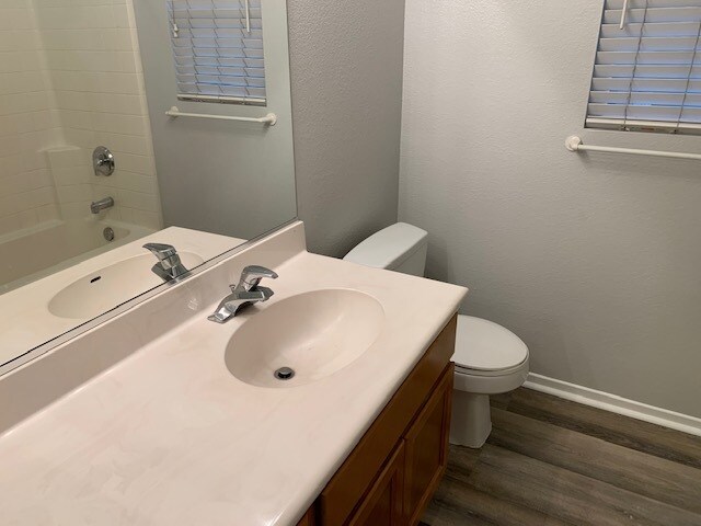 Building Photo - 1615 Carriage Cir