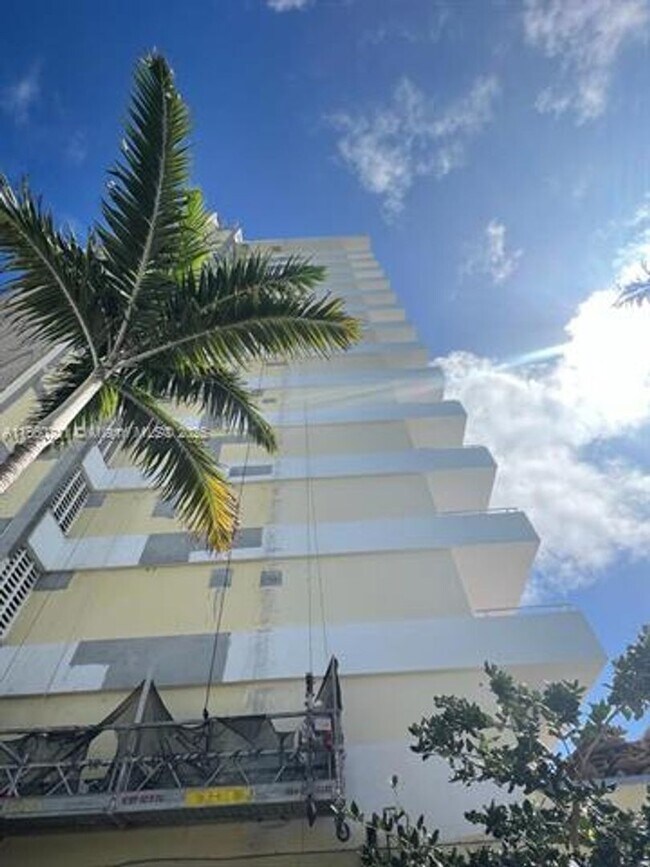 Building Photo - 5600 Collins Ave