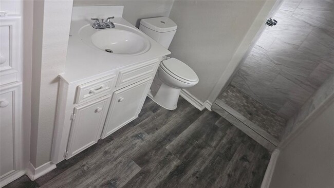 Building Photo - 5111 Scottwood Dr