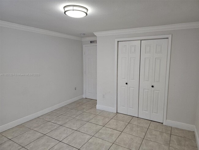 Building Photo - 651 SW 66th Ave