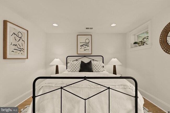 Building Photo - 4830 8th St NW