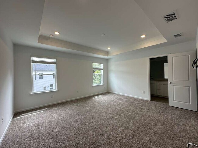 Building Photo - 5016 Rill Ct