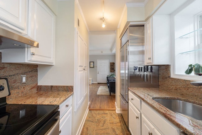 Building Photo - 800 Wolfe St