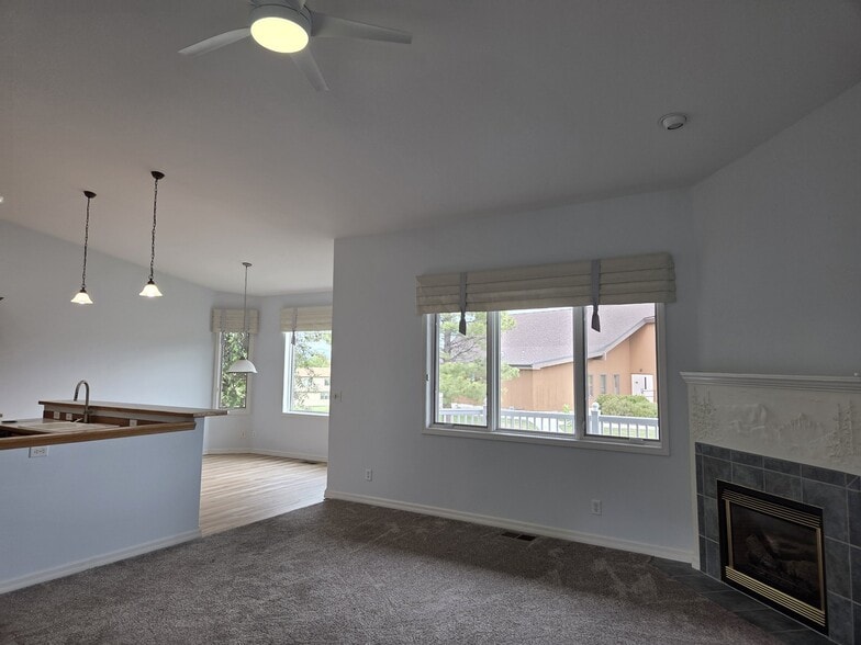 Building Photo - 521 Burnham Pl