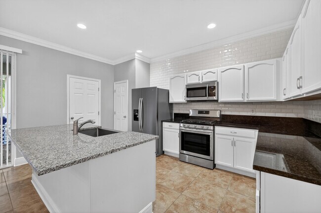 Building Photo - 7865 15th Ln