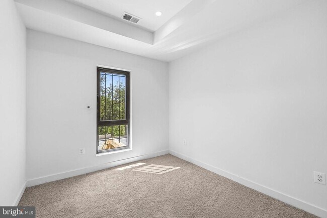 Building Photo - 2532 Elvans Rd SE