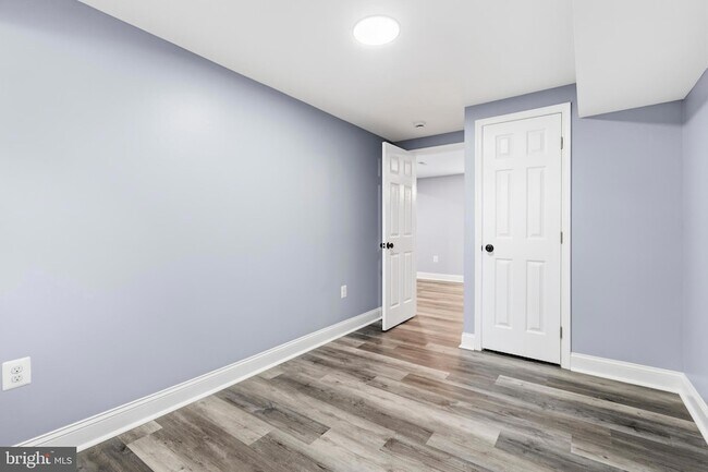 Building Photo - 2608 Holly Dr