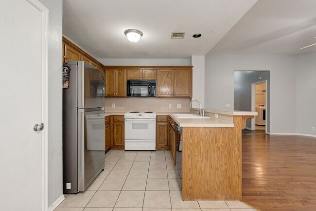 Building Photo - Gorgeous 3 bedroom 2 Bath Home in the Heart of Edmond