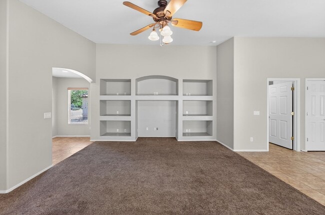 Building Photo - Spacious Gilbert Corner Lot Rental with 4 Bedrooms, Vaulted Ceilings & Private Backyard Retreat